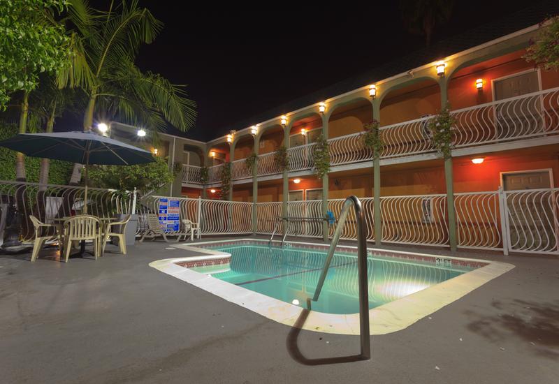 From Drive-By to Check-In: How to Turn Passing Traffic Into Motel Guests